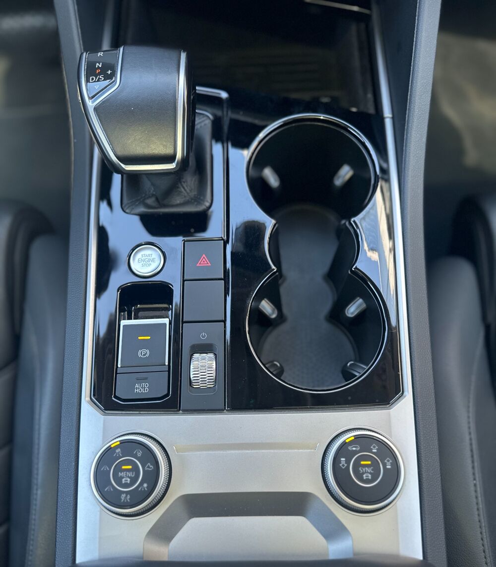 Touareg CARAT 3.0 TDI 286CH 4MOTION BVA - TOIT OUVRANT 2018 occasion 26000 Valence