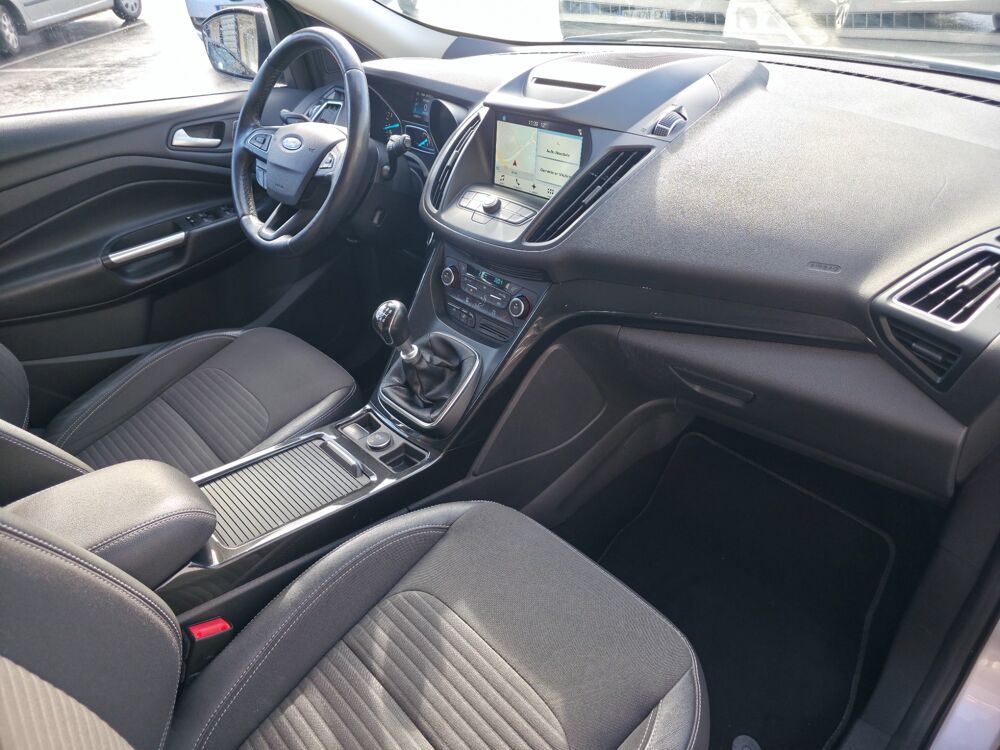 Kuga 1.5 ECOBOOST 150ch TITANIUM 4X2 START-STOP / CAMERA / SIEGES 2017 occasion 17100 Saintes