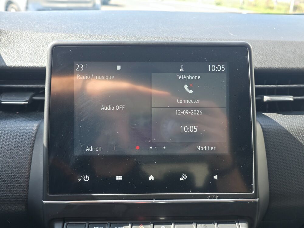 Clio V 1.0 TCE 100ch ZEN / CARPLAY / AIDE AU PARKING AR / FRONT A 2019 occasion 17100 Saintes