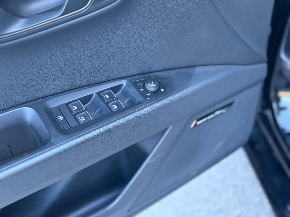 Leon 1.8 TSI 180CH FR DSG 7 START-STOP - TOIT OUVRANT - CARPLAY - 2015 occasion 25300 Pontarlier