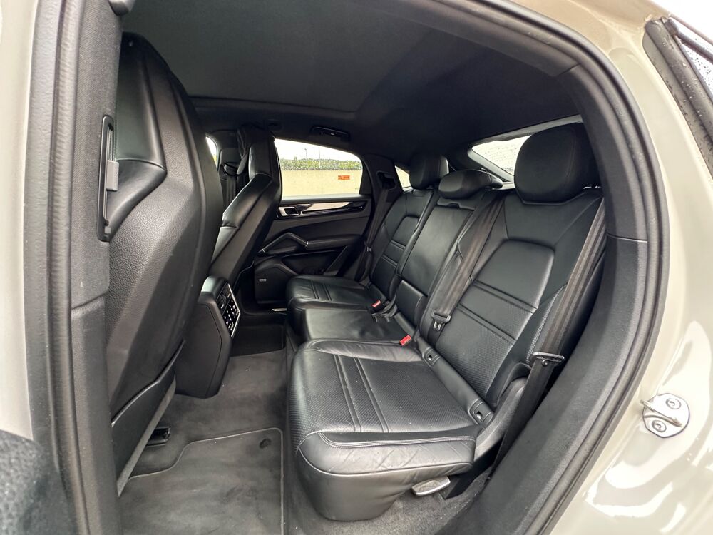 Cayenne COUPE 3.0 E-HYBRID 462H 340ch PHEV 14.1KWH PLATINUM EDITION 2021 occasion 69420 Ampuis