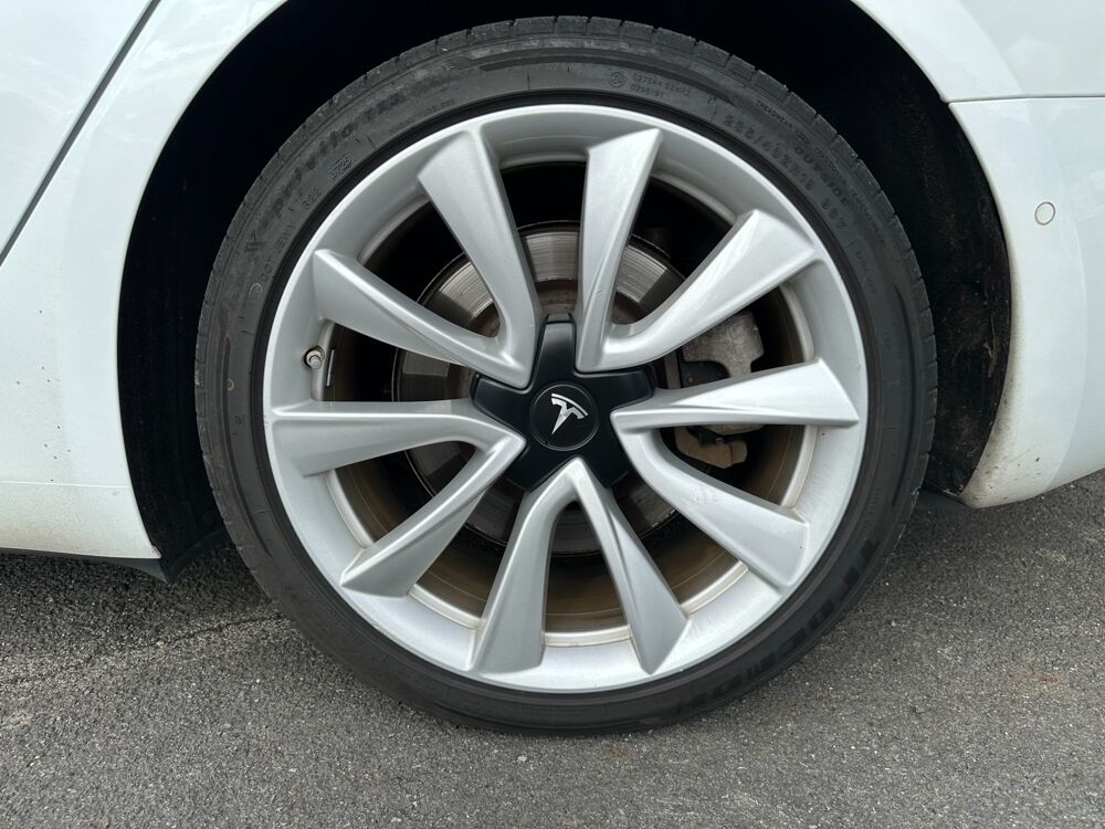 Model 3 LONG RANGE DUAL MOTOR 4WD / SOH 80% 400 Km AUTONOMIE 2019 occasion 44220 Cou&euml;ron