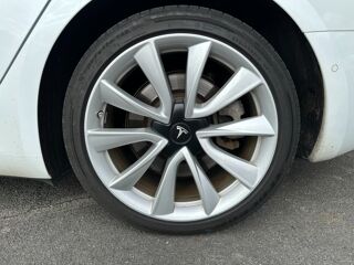 Model 3 LONG RANGE DUAL MOTOR 4WD / SOH 80% 400 Km AUTONOMIE 2019 occasion 44220 Cou&euml;ron