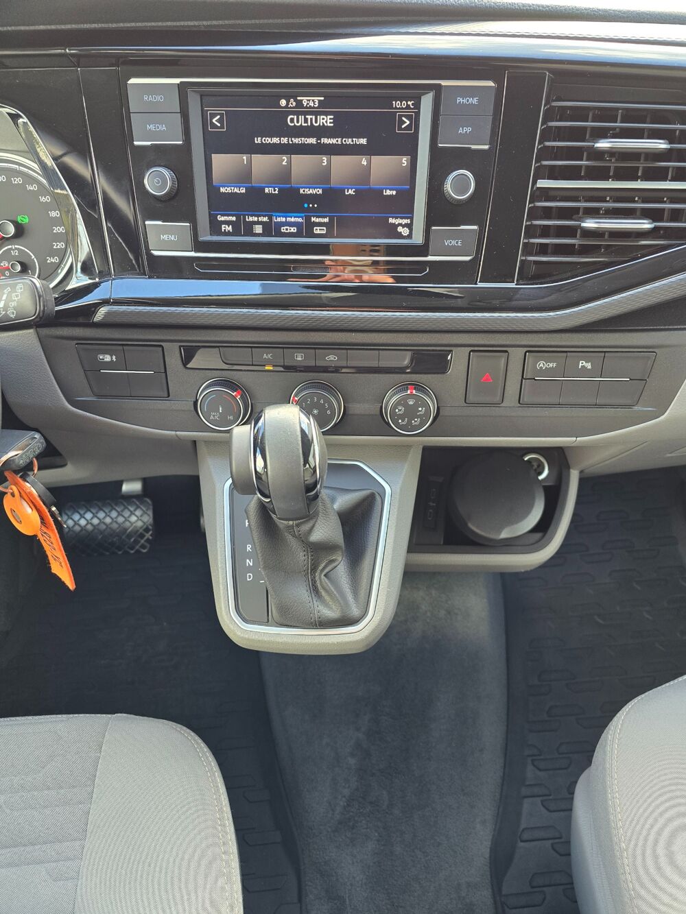 MULTIVAN COAST 2.0 TDI150ch DSG CARPLAY/IMMAT FR COVERING ORANGE gara 2024 occasion 68170 Rixheim