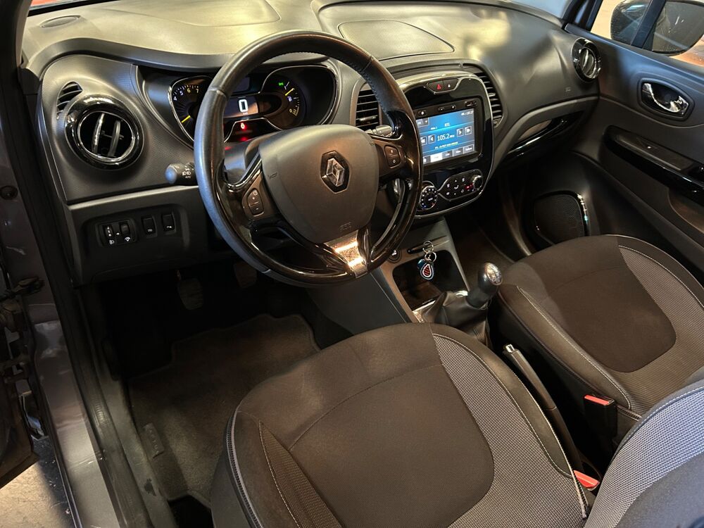 Captur 0.9 TCE 90 CH INTENS - 1ERE MAIN- ENTRETIEN COMPLET 2015 occasion 69400 Arnas