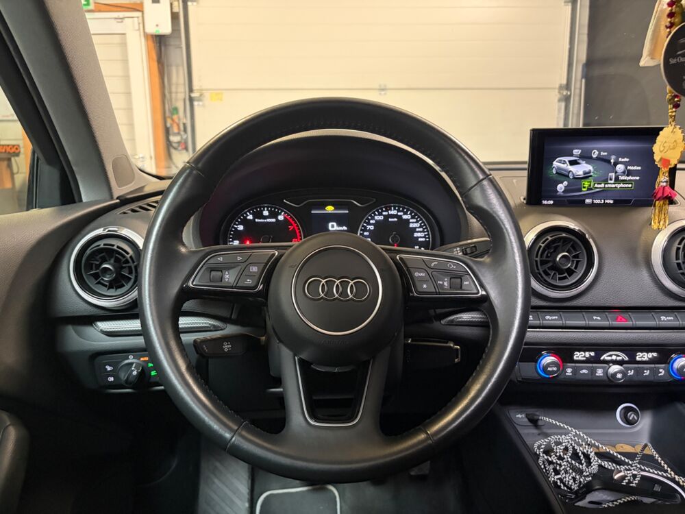 A3 SPORTBACK 1.0 TFSI 115ch/ TOIT OUVRANT/ CARPLAY/ AIDE AU PAR 2018 occasion 78125 Gazeran