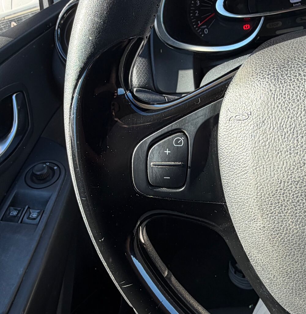 Clio IV 0.9 TCE 90 LiMITED + ATTELAGE + RADAR AR 2016 occasion 54000 Nancy