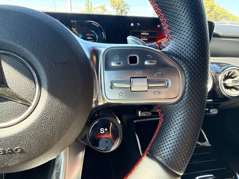 Classe A 2.0 35 305 AMG 4MATIC 7G-DCT SPEEDSHIFT BVA - ENTRETIEN COMP 2019 occasion 26000 Valence