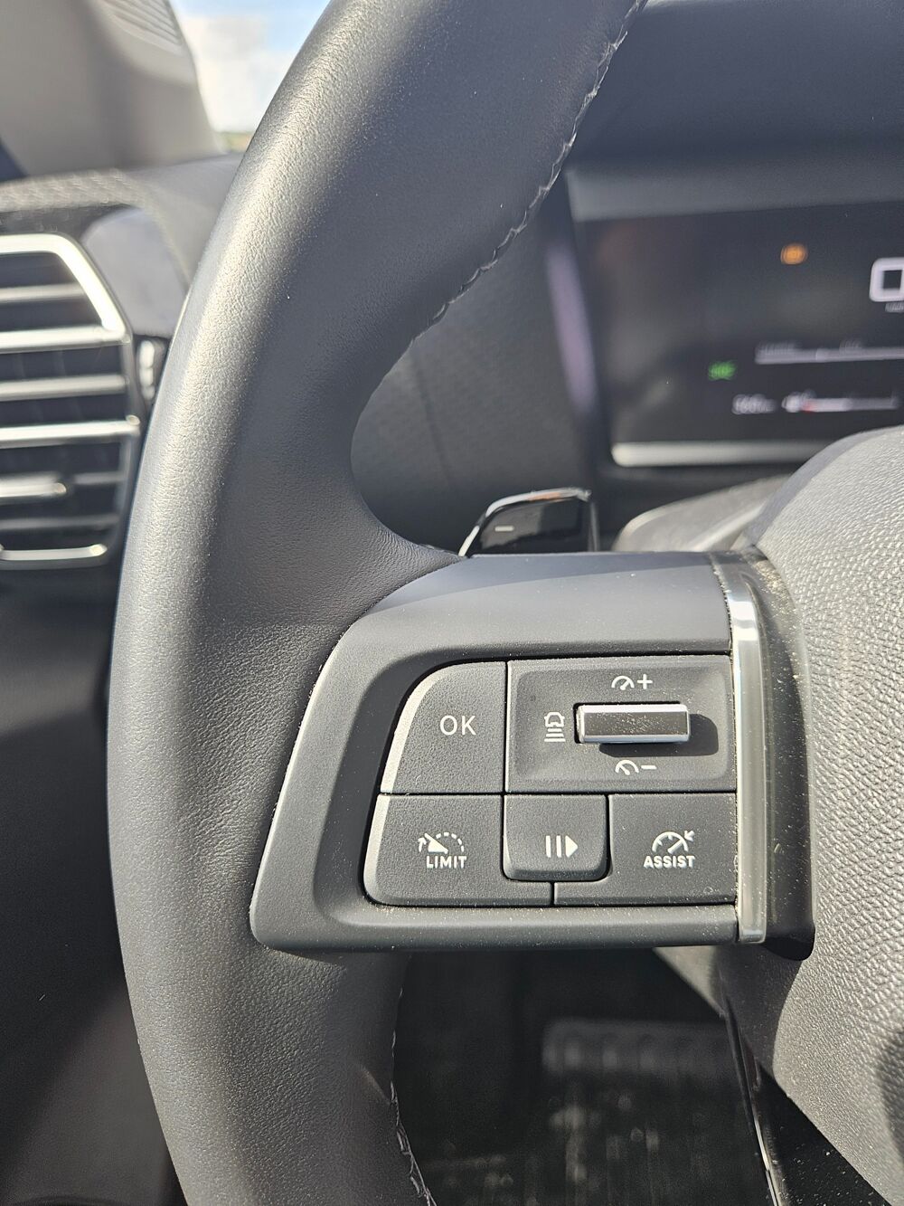 C4 1.2 135 MHEV HYBRID BUSINESS E-DCS6 BVA START-STOP 2024 occasion 38590 Saint-&Eacute;tienne-de-Saint-Geoirs