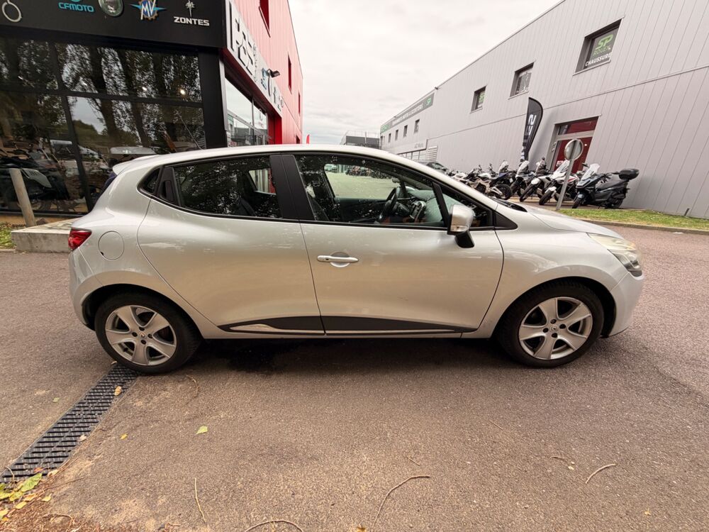 Clio 1.5 DCI 90Ch INTENS - SUIVI CONSTRUCTEUR - CAM&Eacute;RA DE RECUL - 2016 occasion 76150 Saint-Jean-du-Cardonnay