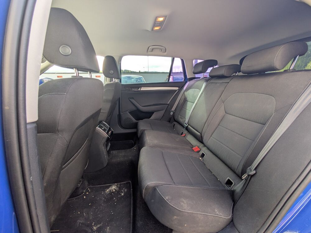 Superb COMBI 1.5 TSI 150ch ACT BUSINESS / Entretiens complet Skoda 2018 occasion 69420 Ampuis
