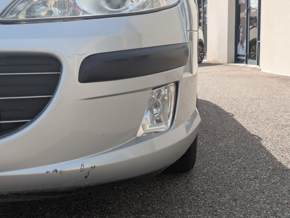 407 1.8 125cv CONFORT / 4 ROUE SUR JANTES EN / 2 VITRES ELECTRIQ 2006 occasion 69420 Ampuis