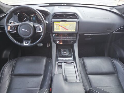 F-PACE 2.0 D 180ch R-SPORT 2WD BVA8 / TOIT PANORAMIQUE OUVRANT CARP 2020 occasion 17100 Saintes