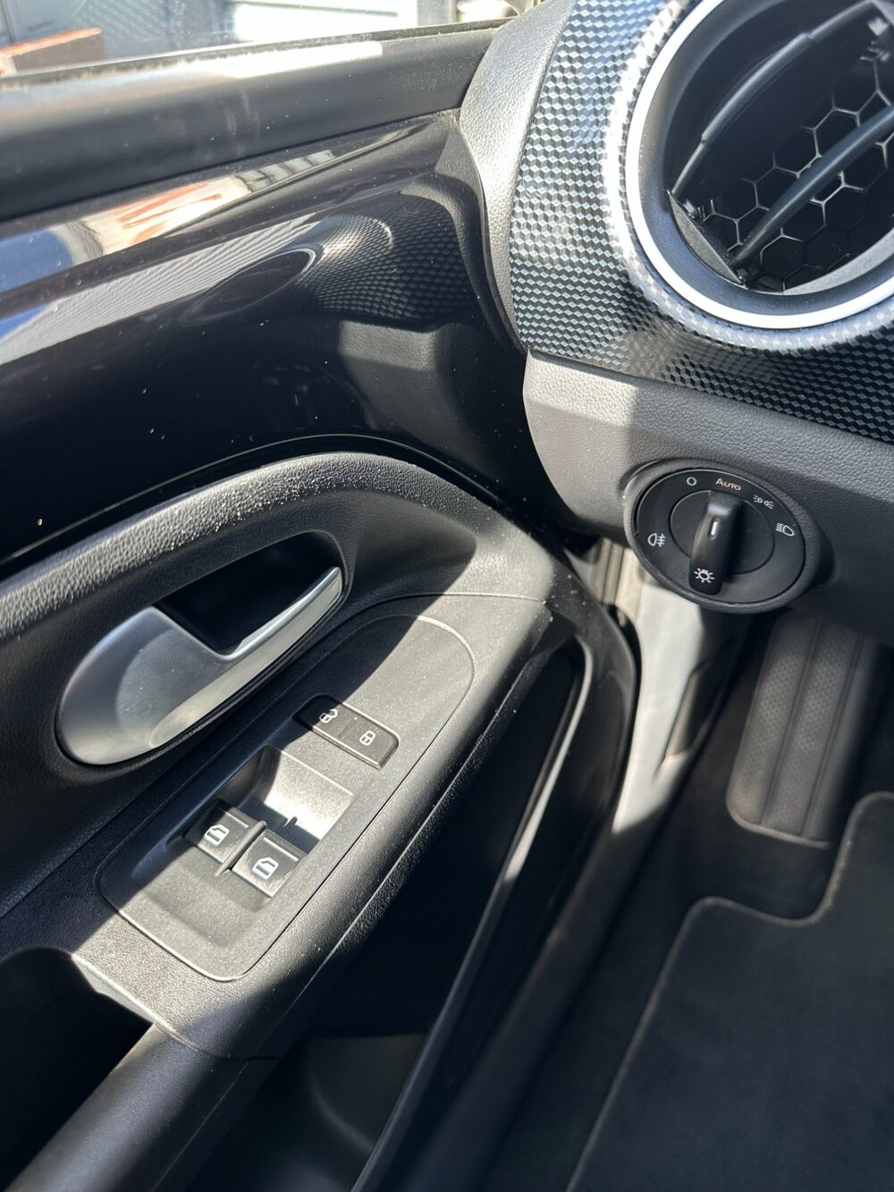 UP 1.0 60CH / LOUNGE / CAMERA RECUL - GPS - BLUETOOTH 2020 occasion 44220 Cou&euml;ron