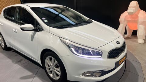 Ceed 1.6 GDI 135ch ACTIVE - REGULATEUR DE VITESSE - CLIMATISATION 2014 occasion 33610 Cestas