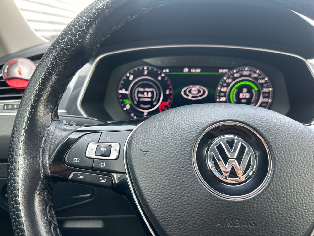 Tiguan 2.0 TDI 150CH BLACK R-LINE DSG BVA / ATTELAGE TOIT OUVRANT 2018 occasion 47000 Agen