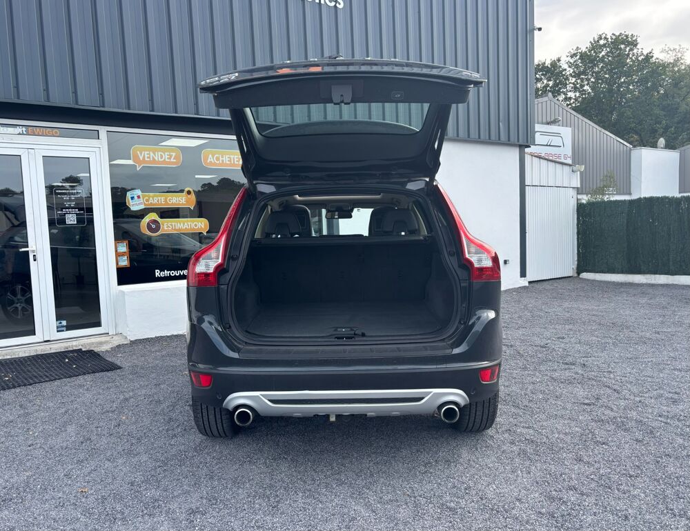 XC60 2.4 D5 215ch AWD XENIUM GEARTRONIC BVA / TOIT OUVRANT / DIST 2012 occasion 64122 Urrugne