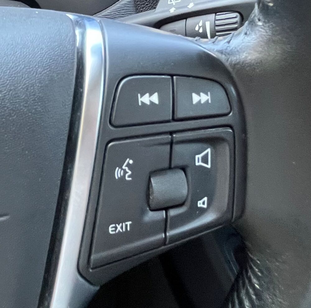 V40 II (2) 1.5 T2 122 MOMENTUM GEARTRONIC 6 + CARPLAY + TOIT PAN 2018 occasion 54000 Nancy
