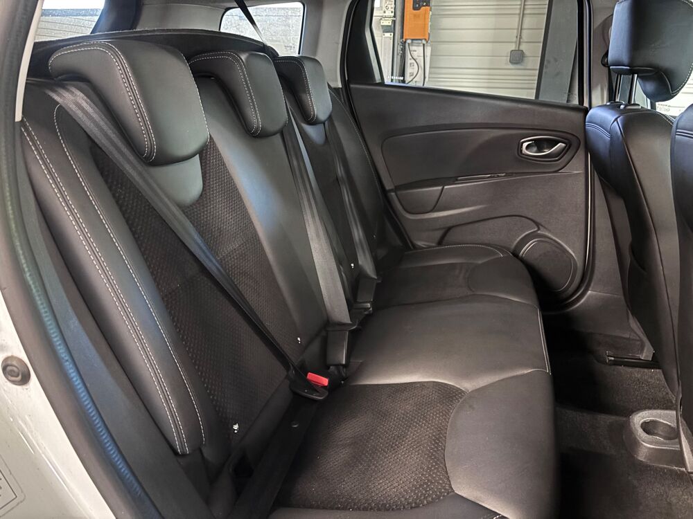 Clio ESTATE 1.5 DCI 110 Ch - LIMITED - ENTRETIEN CONSTRUCTEUR - D 2017 occasion 79000 Niort