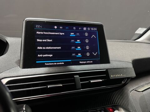 3008 GENERATION-II 1.6 120 CH ALLURE / CAMERA 360 / CARPLAY / COU 2017 occasion 29000 Quimper