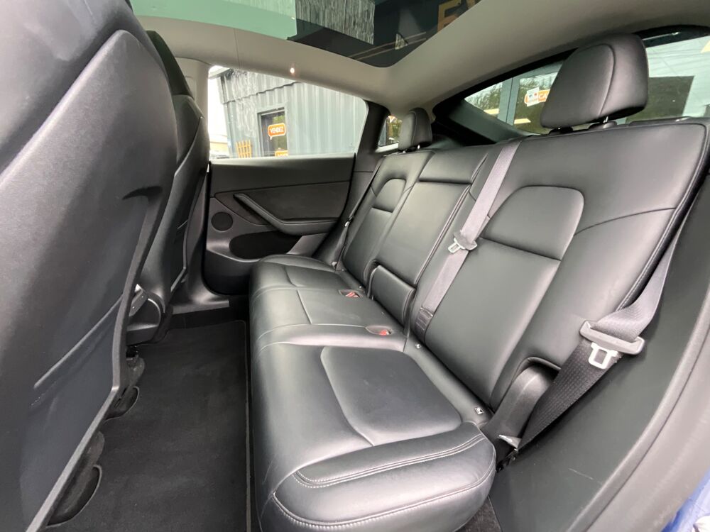 Model Y LONG RANGE DUAL MOTORS 441 CV / 4 roues motrices 2022 occasion 17000 La Rochelle