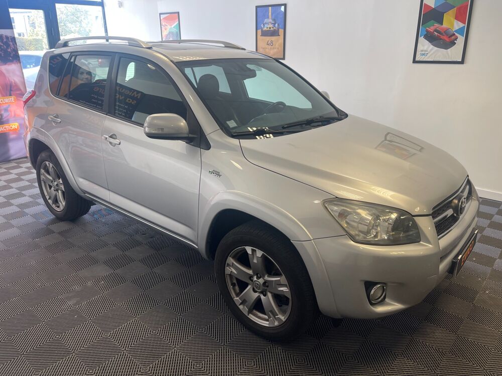 RAV 4 2.2 D4D DCAT 150 ch VXE GPS 4X4 BVA + TOIT OUVRANT + INSTALL 2009 occasion 21850 Saint-Apollinaire