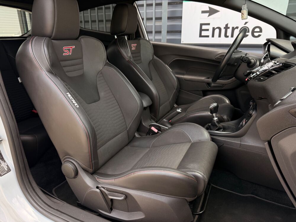 Fiesta ST 200 - 1.6 ECOBOOST 200ch - STORM GREY - SIEGES RECARO 2017 occasion 44220 Cou&euml;ron