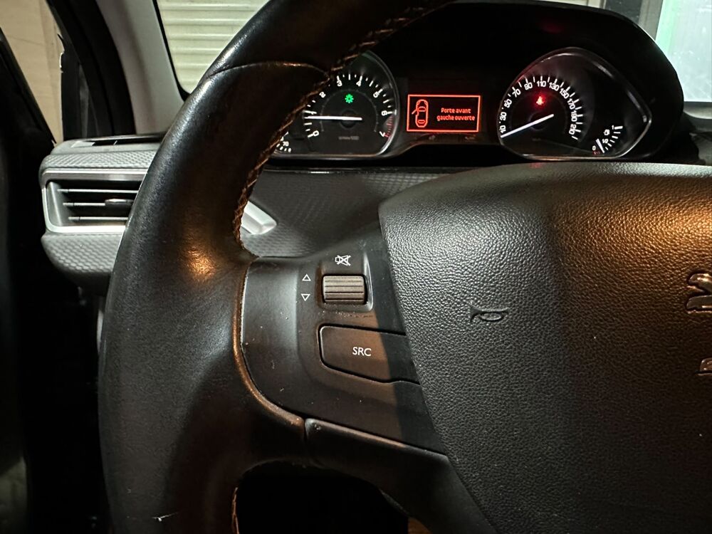 208 GENERATION-I 1.2 110 CH ACTIVE CAR PLAY-RADAR DE RECUL 2016 occasion 60740 Saint-Maximin