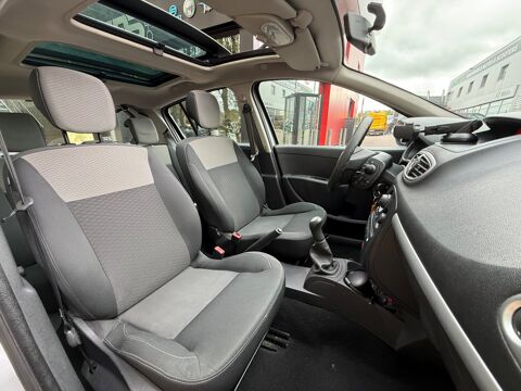 Clio 1.5 DCI 70Ch PRIVILEGE - TOIT OUVRANT - CLIMATISATION 2009 occasion 76150 Saint-Jean-du-Cardonnay