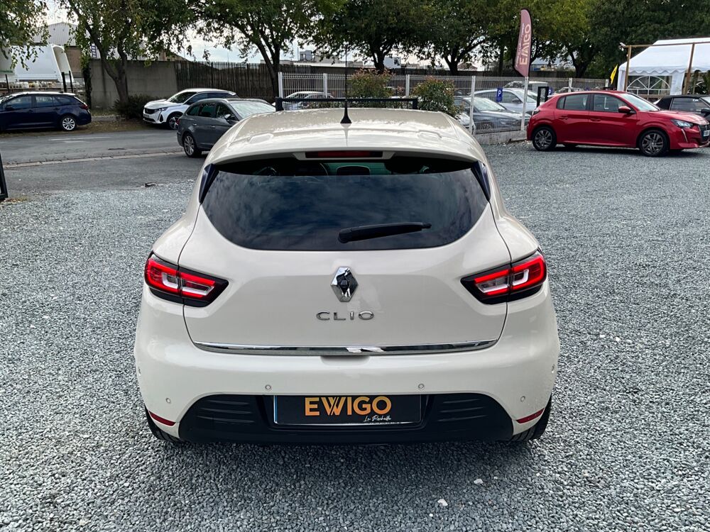 Clio 1.2 TCE 120 INTENS EDC / Premi&egrave;re main / Entretien complet / 2017 occasion 17000 La Rochelle