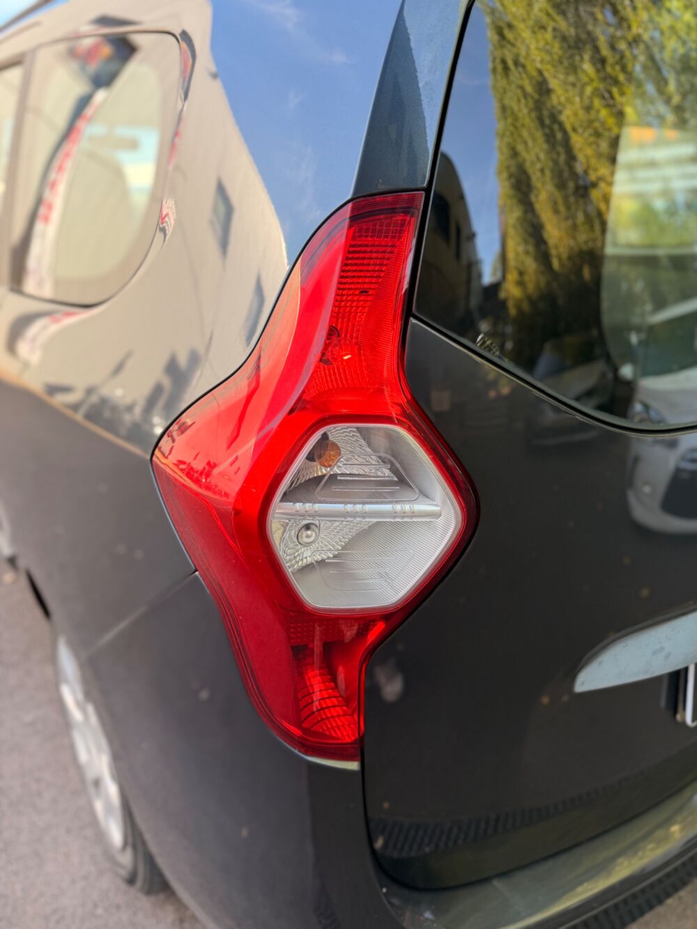 Lodgy 1.5 DCI 110Ch - RADAR DE RECUL - VERROUILLAGE CENTRALISE - B 2012 occasion 76150 Saint-Jean-du-Cardonnay