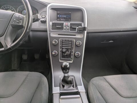 XC60 2.4 D3 165cv KINETIC AWD / PREMIERE MAIN / ATTELAGE / RADAR 2011 occasion 69420 Ampuis
