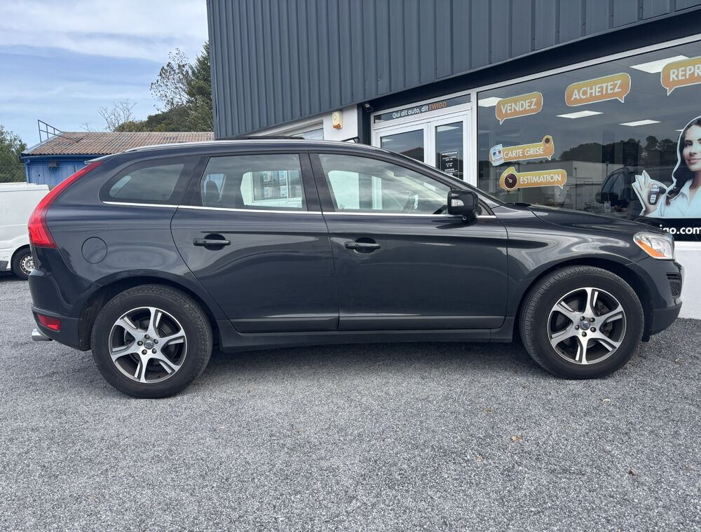 XC60 2.4 D5 215ch AWD XENIUM GEARTRONIC BVA / TOIT OUVRANT / DIST 2012 occasion 64122 Urrugne