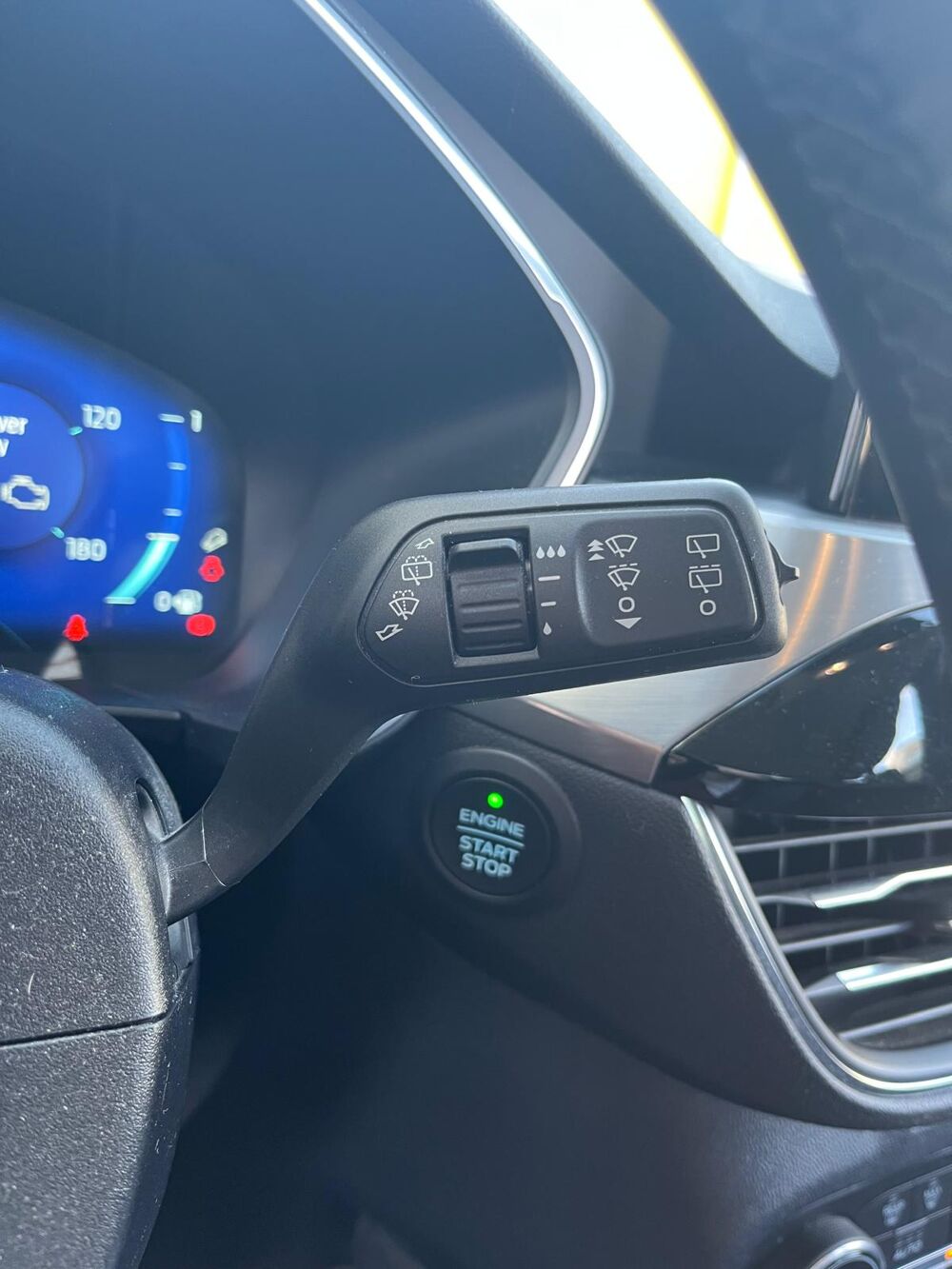 Kuga 2.5 DURATEC FLEXIFUEL 190Ch HYBRID TITANIUM 4X2 POWERSHIFT / 2022 occasion 74600 Seynod