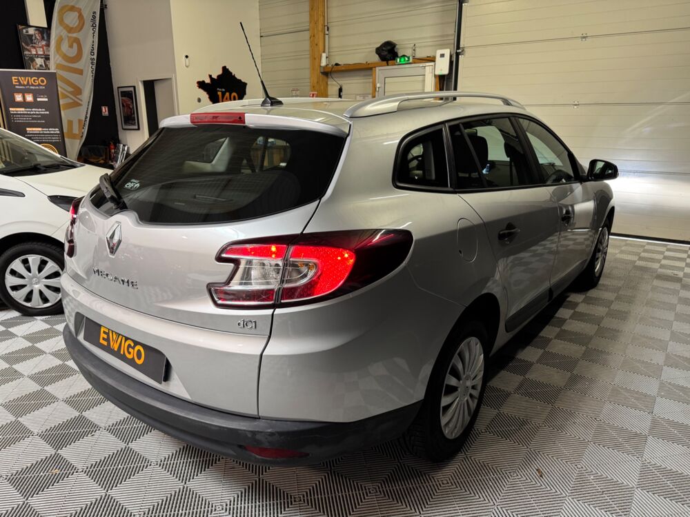 M&eacute;gane ESTATE 1.5 DCI 110ch BUSINESS REGULATEUR DE VITESSE/ TOM TO 2012 occasion 78125 Gazeran