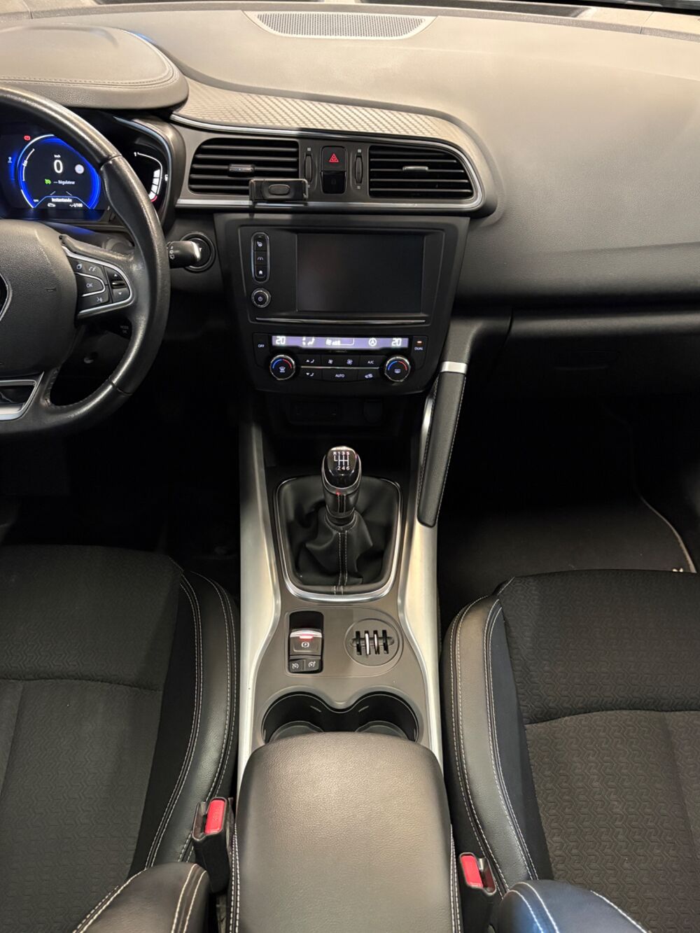 Kadjar 1.2 TCE 130CH INTENS- MOTEUR REMPLACE- ENTRETIEN COMPLET-ATT 2015 occasion 69400 Arnas