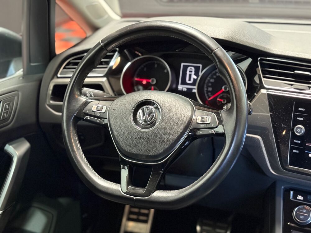 Touran 1.6 TDI 115 CH BLUEMOTION DSG / CARPLAY / CAMERA DE RECUL / 2019 occasion 29000 Quimper