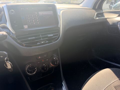 208 1.2 PURETECH 82 CH STYLE + RADAR AR 2017 occasion 97410 Saint-Pierre
