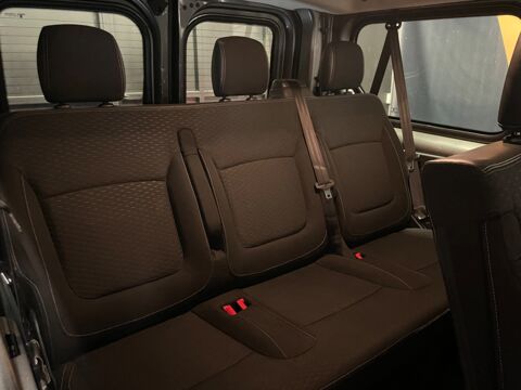 Vivaro COMBI BITURBO 1.6 CDTI 120Ch 9 PLACES / ATTELAGE 2015 occasion 24750 Tr&eacute;lissac