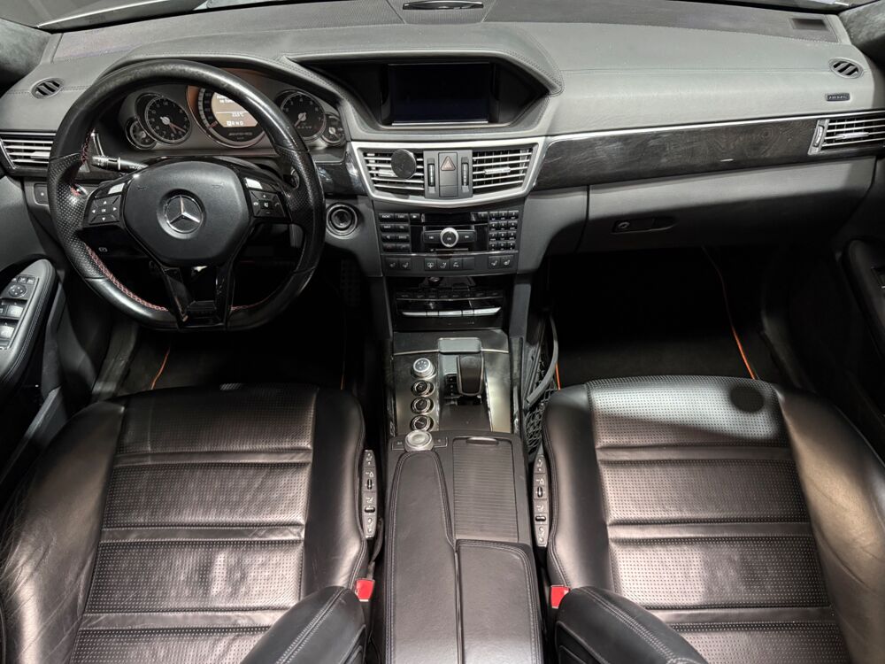 Classe E 63 AMG 6.2 V8 525 / ENTRETIENS CONSTRUCTEUR / ECHAPPEMENT SP 2009 occasion 29000 Quimper
