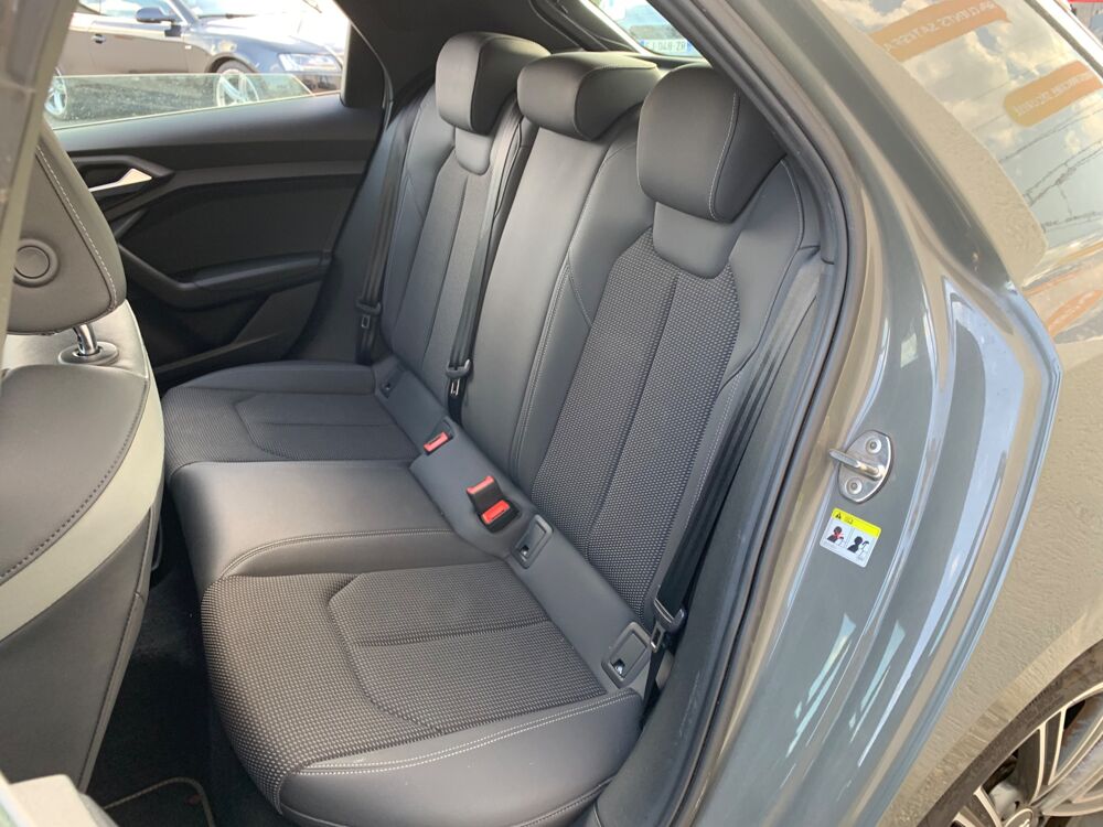A1 SPORTBACK 1.5 35 TFSI 150cv S-LINE S-TRONIC BVA 7 / CARPLAY 2019 occasion 69420 Ampuis