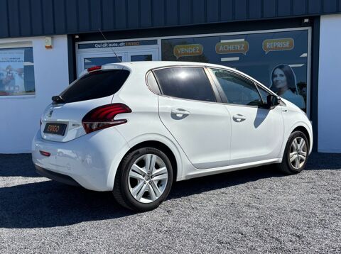 208 1.2 PURETECH 82ch STYLE 5P / DISTRIBUTION OK / BLUETOOTH / C 2016 occasion 64122 Urrugne