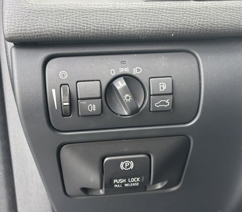 XC60 2.4 D5 215ch AWD XENIUM GEARTRONIC BVA / TOIT OUVRANT / DIST 2012 occasion 64122 Urrugne