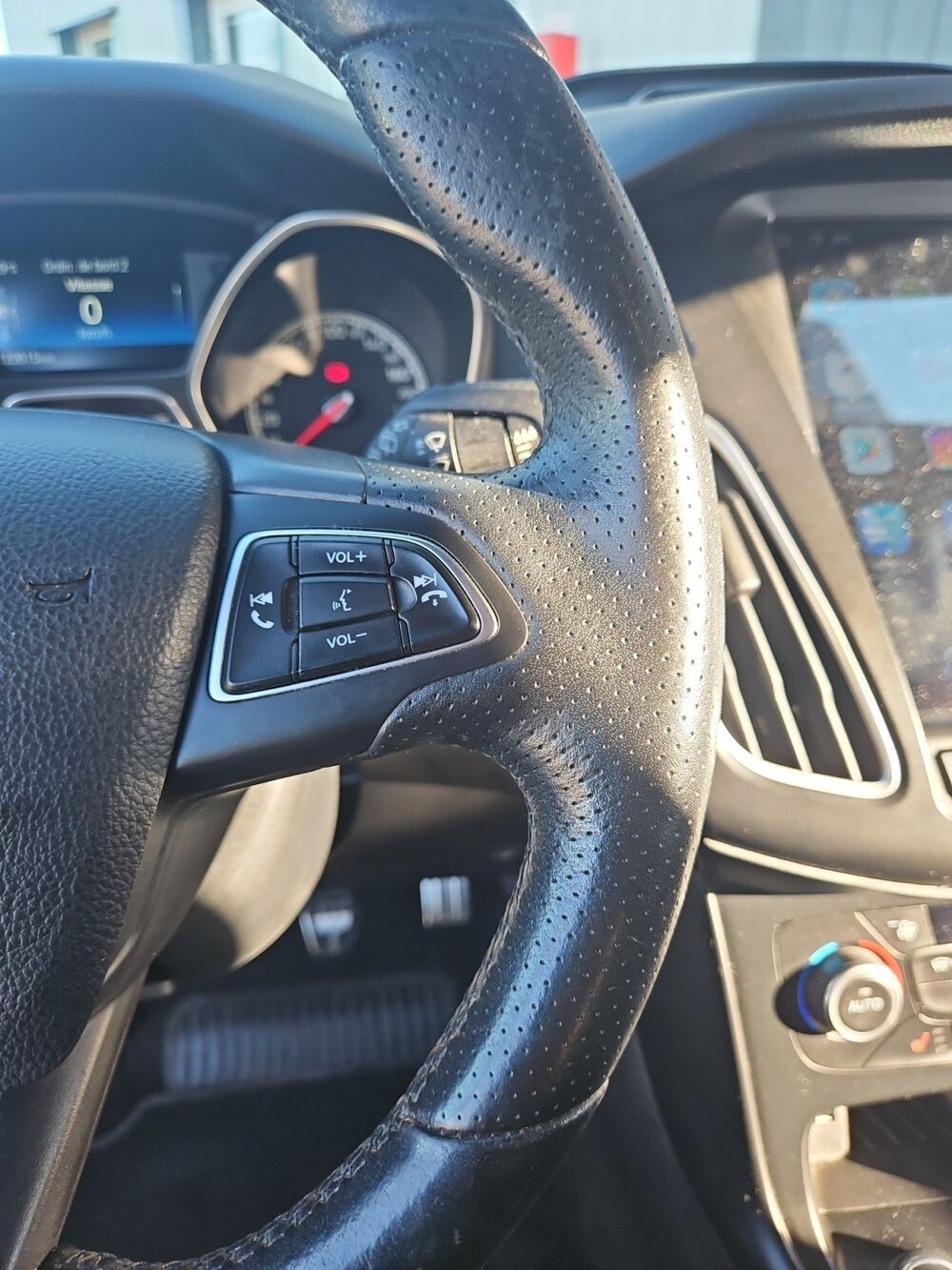 Focus 2.0 ECOBOOST 250 ST START-STOP FLEXIFUEL PACK HIVER/PERFORMA 2016 occasion 38590 Saint-&Eacute;tienne-de-Saint-Geoirs
