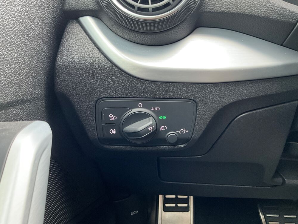 Q2 1.5 35 TFSI 150Ch S-LINE S-TRONIC BVA / CARPLAY / ENTRETIEN 2019 occasion 17000 La Rochelle