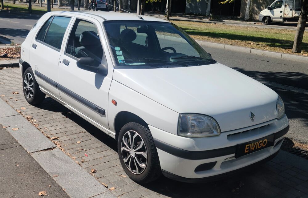 Clio 1.4 75 FIDJI BVA 1997 occasion 33100 Bordeaux