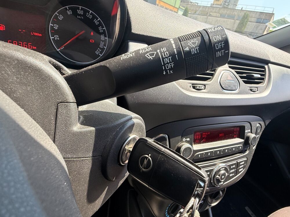 Corsa 1.2 70 CH - ACTIVE - CHA&Icirc;NE DE DISTRIBUTION 2019 occasion 26000 Valence