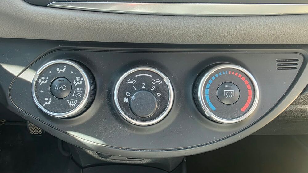 Yaris 1.0 VVTI 70 ACTIVE 2015 occasion 74600 Seynod