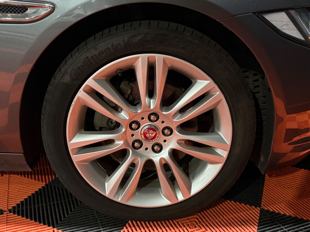 XE 2.0 D 180 PRESTIGE BVA / CAM&Eacute;RA DE RECUL 2018 occasion 29000 Quimper