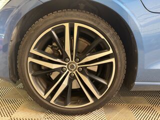 V60 2.0 T8 390ch TWIN-ENGINE PHEV HYBRID R-DESIGN AWD GEARTRONIC 2019 occasion 78125 Gazeran